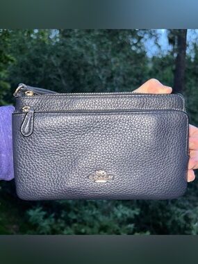 COACH Double Zip Phone Wallet Wristlet Navy Blue Pebbled Leather Gold Hardware